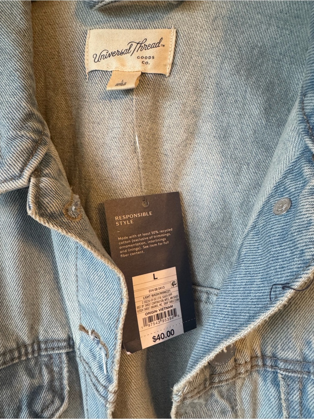 Universal Thread Light Wash Denim Jacket. NWT - Picture 3 of 4